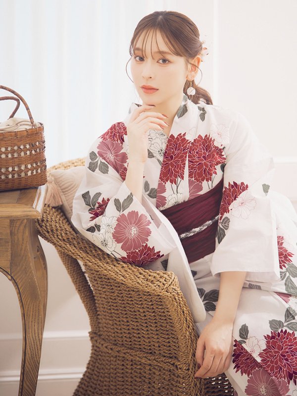 画像2: 【予約 / 5月下旬発送予定】紅色菊花柄浴衣 OBI-siwa-204-wk-15-WR / HIMO-900-yn-4-GYxGY / YA-1002-kj-R / GETA-02-ok-8-RoseP / [yo/OF01]